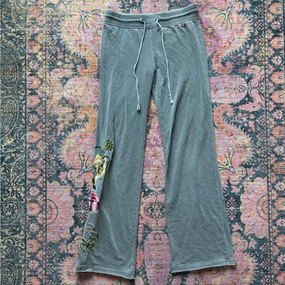 RARE!! Vtg BCBG Low Rise Embroidered Floral Gray Flare Pants